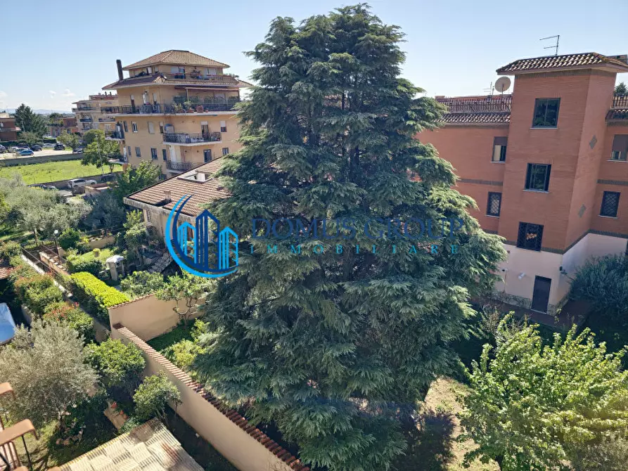 Immagine 40 di Attico in vendita  in Via Abbiategrasso, a Roma