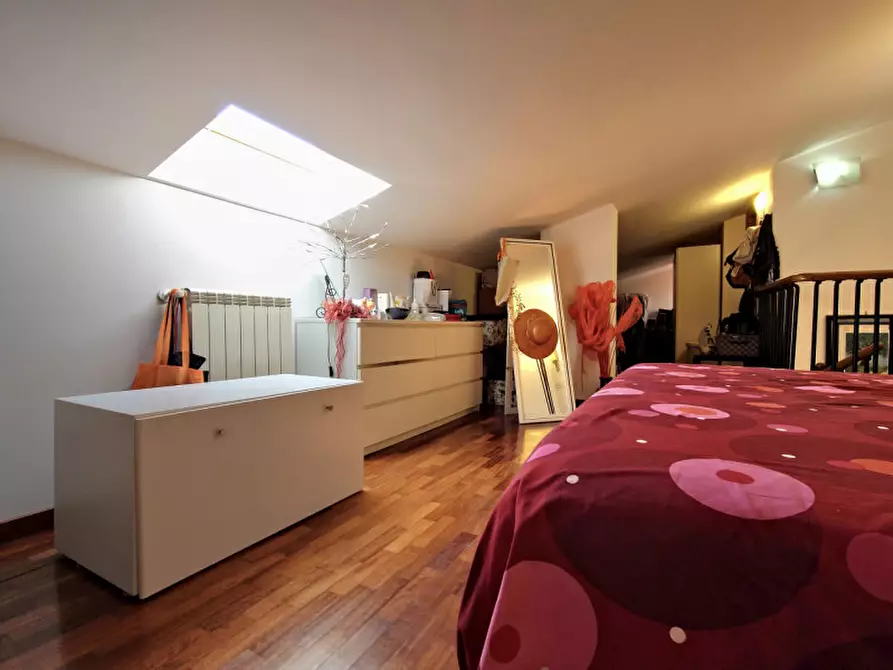 Immagine 55 di Attico in vendita  in Via Abbiategrasso, a Roma