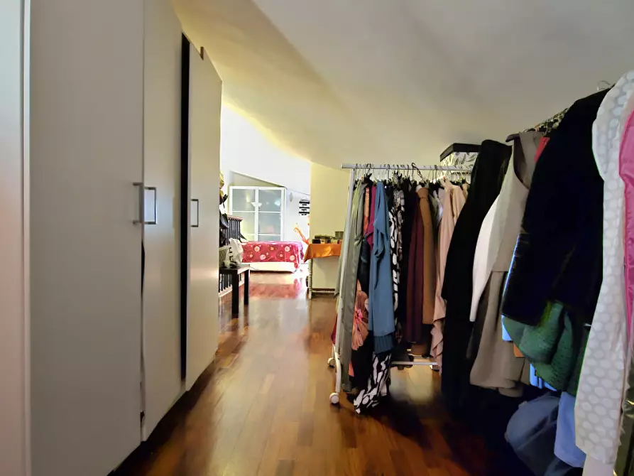 Immagine 60 di Attico in vendita  in Via Abbiategrasso, a Roma