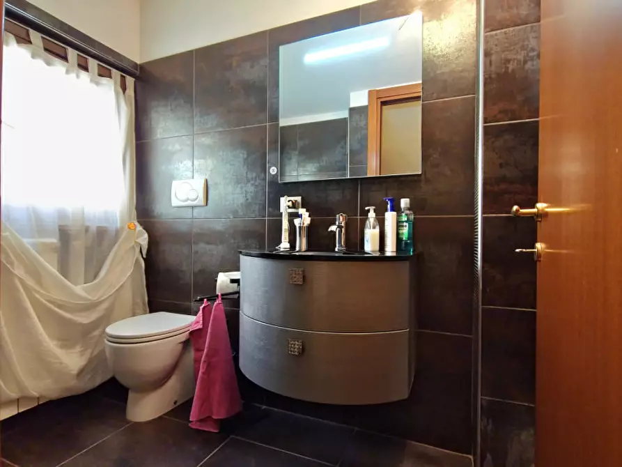 Immagine 61 di Attico in vendita  in Via Abbiategrasso, a Roma