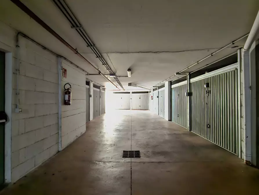 Immagine 71 di Attico in vendita  in Via Abbiategrasso, a Roma