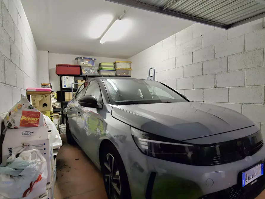 Immagine 73 di Attico in vendita  in Via Abbiategrasso, a Roma