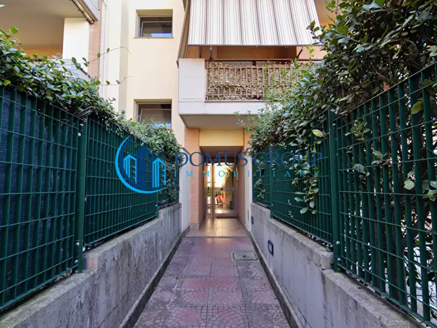 Immagine 75 di Attico in vendita  in Via Abbiategrasso, a Roma