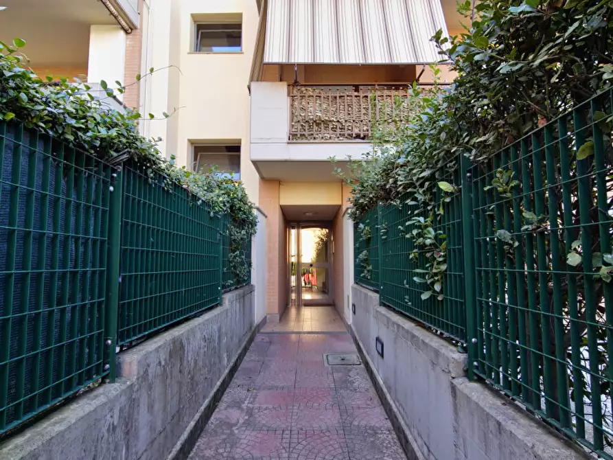 Immagine 76 di Attico in vendita  in Via Abbiategrasso, a Roma