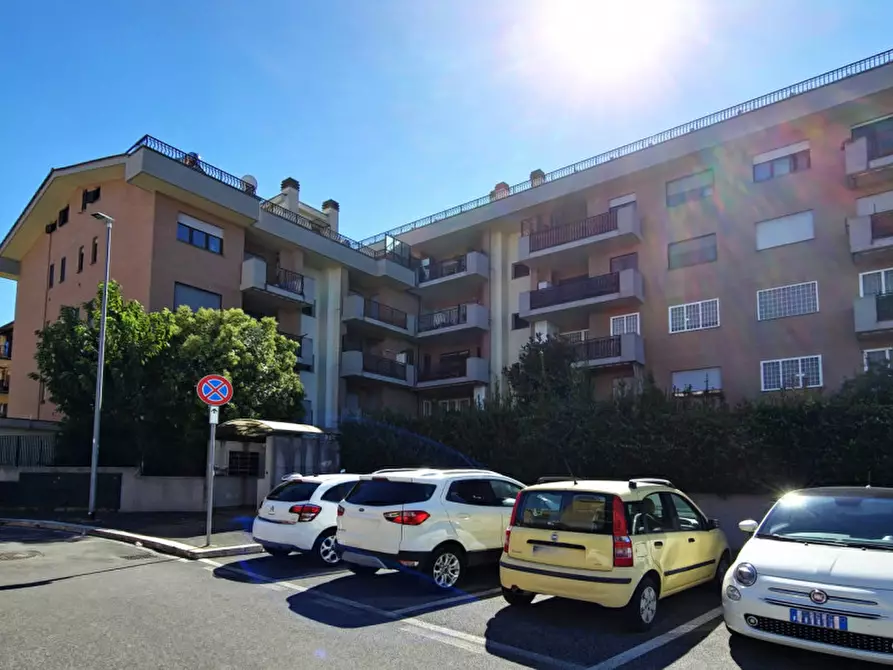 Immagine 77 di Attico in vendita  in Via Abbiategrasso, a Roma