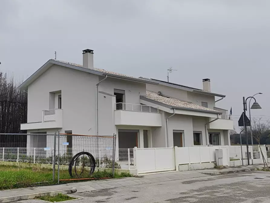 Immagine 2 di Casa bifamiliare in vendita  a Campodoro