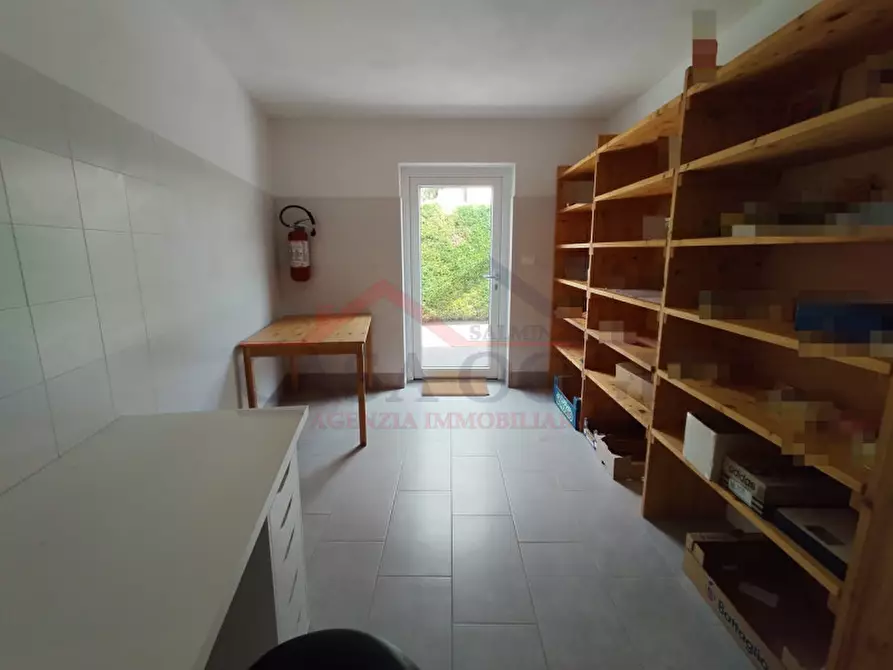 Immagine 2 di Magazzino in affitto  a Teolo