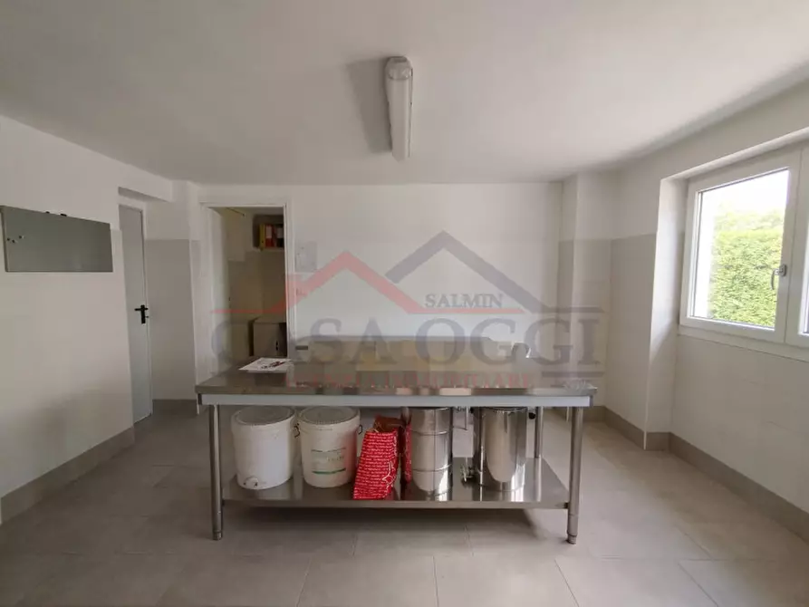 Immagine 3 di Magazzino in affitto  a Teolo