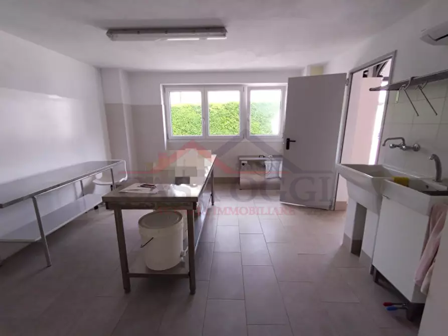 Immagine 4 di Magazzino in affitto  a Teolo