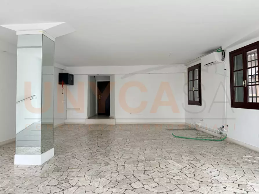 Immagine 1 di Negozio in affitto  in Via Roma a Montegalda