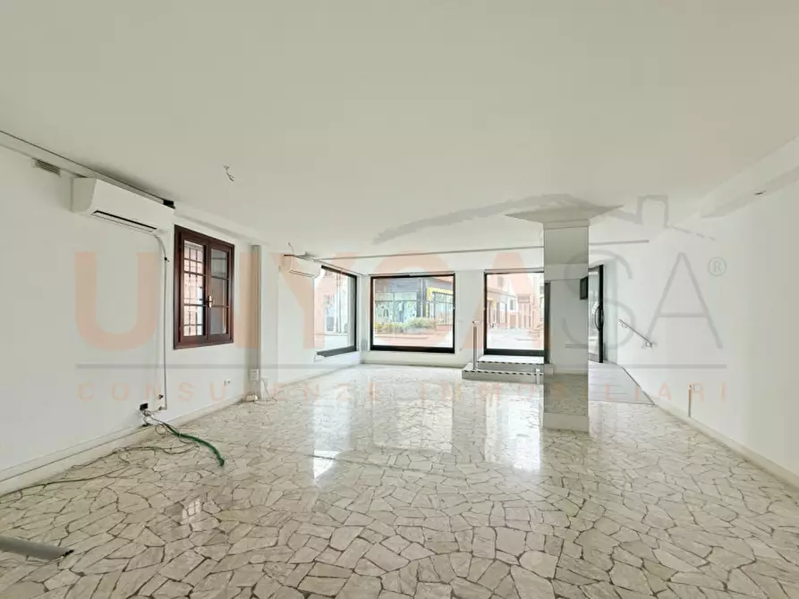 Immagine 2 di Negozio in affitto  in Via Roma a Montegalda