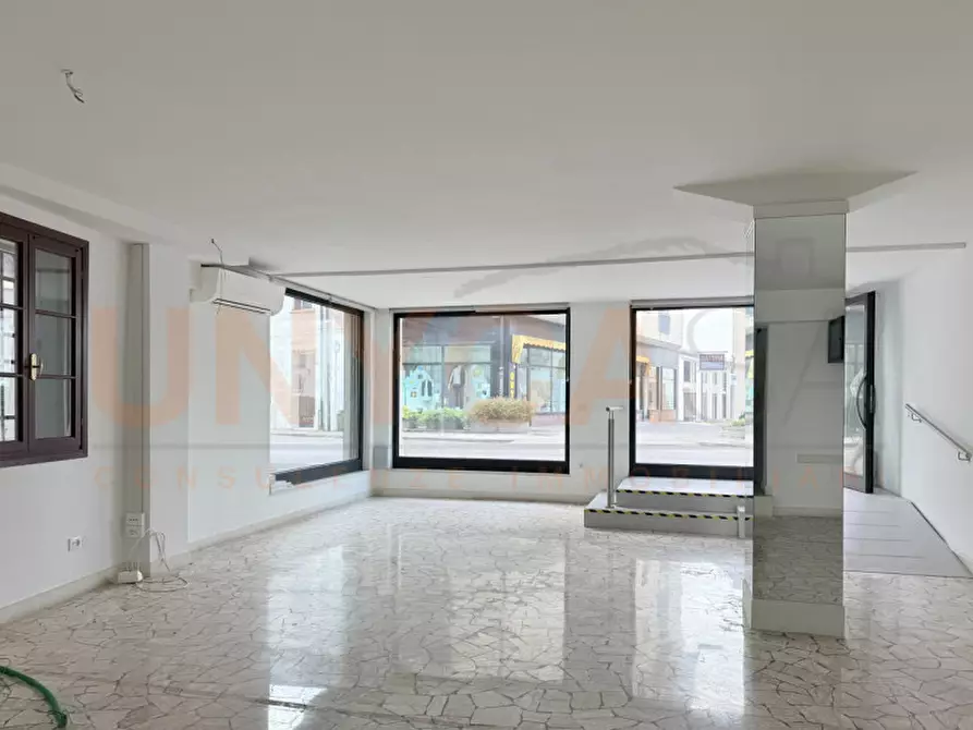 Immagine 6 di Negozio in affitto  in Via Roma a Montegalda