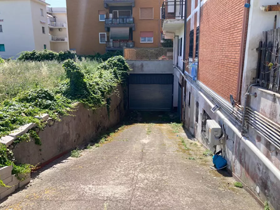 Immagine 5 di Garage in vendita  in Via Candido De Angelis a Anzio