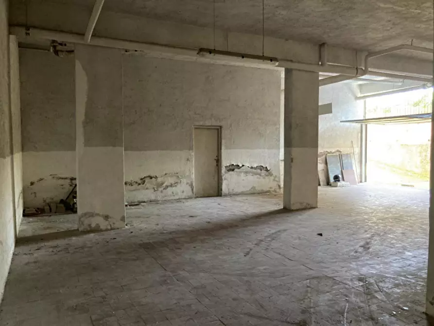 Immagine 7 di Garage in vendita  in Via Candido De Angelis a Anzio