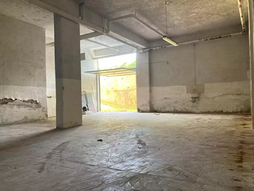 Immagine 8 di Garage in vendita  in Via Candido De Angelis a Anzio