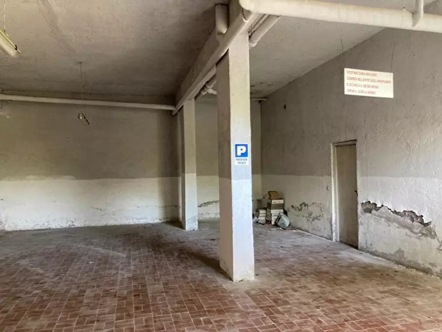 Immagine 9 di Garage in vendita  in Via Candido De Angelis a Anzio