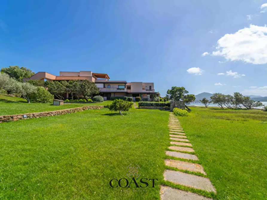 Immagine 43 di Appartamento in vendita  in Punta Asfodeli a Olbia