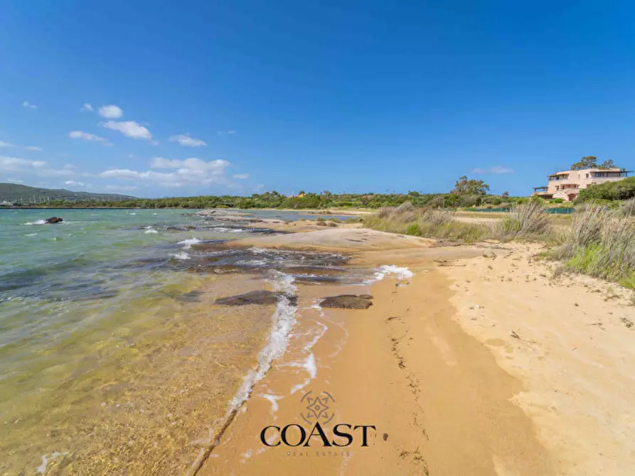 Immagine 49 di Appartamento in vendita  in Punta Asfodeli a Olbia