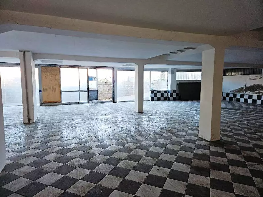 Immagine 6 di Magazzino in vendita  in VIALE PORTO TORRES 6 a Sassari