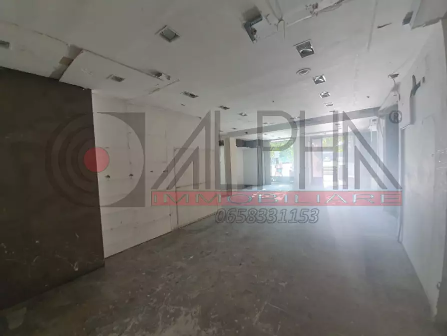 Immagine 9 di Negozio in affitto  in PIAZZA DELLA RADIO a Roma