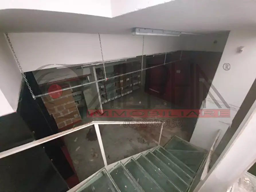 Immagine 11 di Negozio in affitto  in PIAZZA DELLA RADIO a Roma