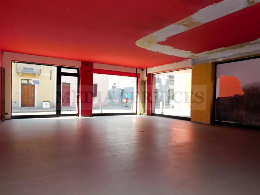 Immagine 12 di Negozio in vendita  in via Benedetto Cairoli n° 25 a Sannazzaro De' Burgondi