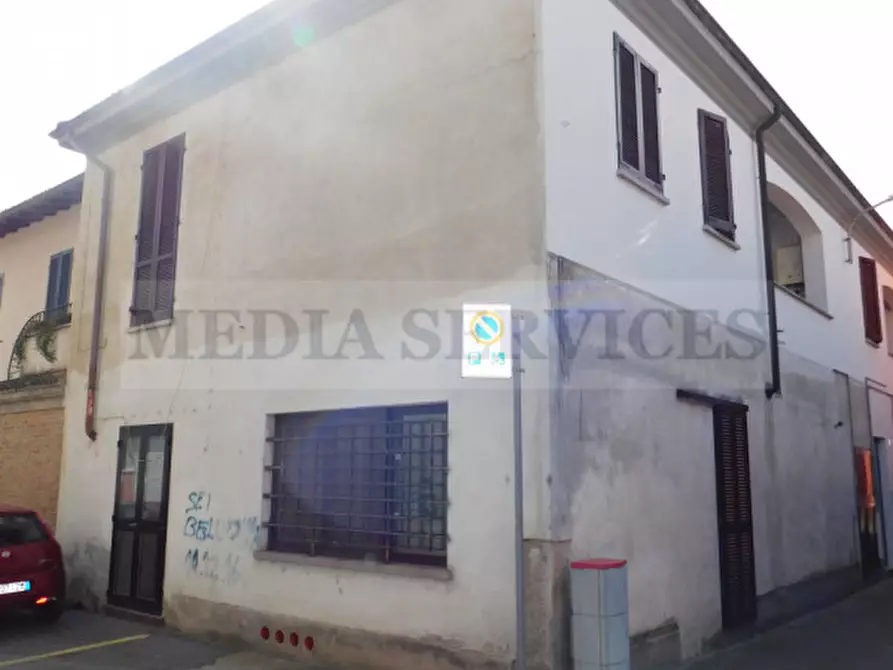 Immagine 15 di Negozio in vendita  in via Benedetto Cairoli n° 25 a Sannazzaro De' Burgondi