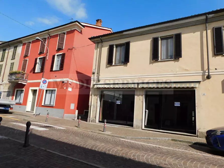 Immagine 17 di Negozio in vendita  in via Benedetto Cairoli n° 25 a Sannazzaro De' Burgondi