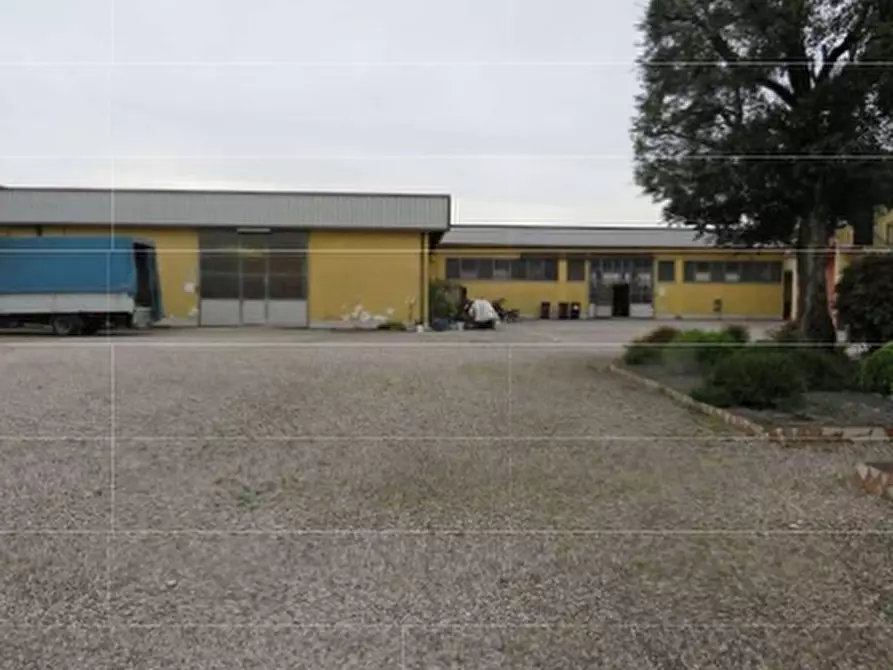 Immagine 2 di Capannone industriale in vendita  in VIA CADUTI DI NASSIRIYA a Isola Rizza