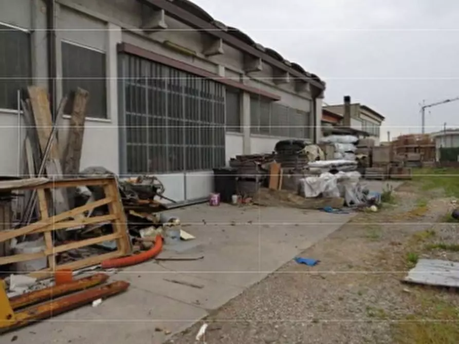 Immagine 10 di Capannone industriale in vendita  in VIA CADUTI DI NASSIRIYA a Isola Rizza