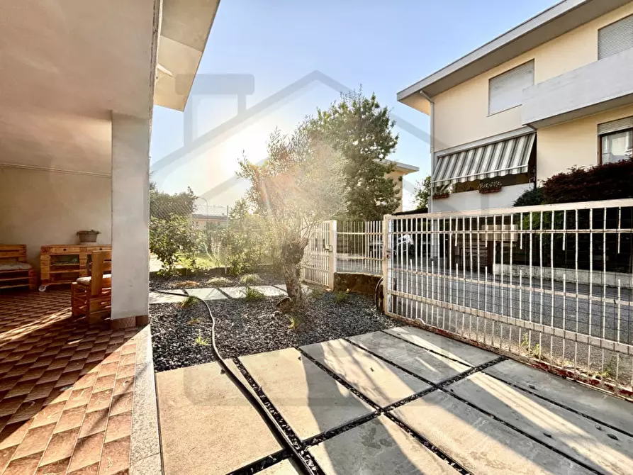 Immagine 26 di Casa bifamiliare in vendita  in Via Monte Cinto a Abano Terme