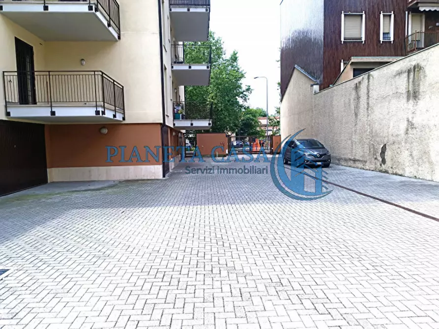 Immagine 5 di Appartamento in vendita  in Certosa 310 a Milano