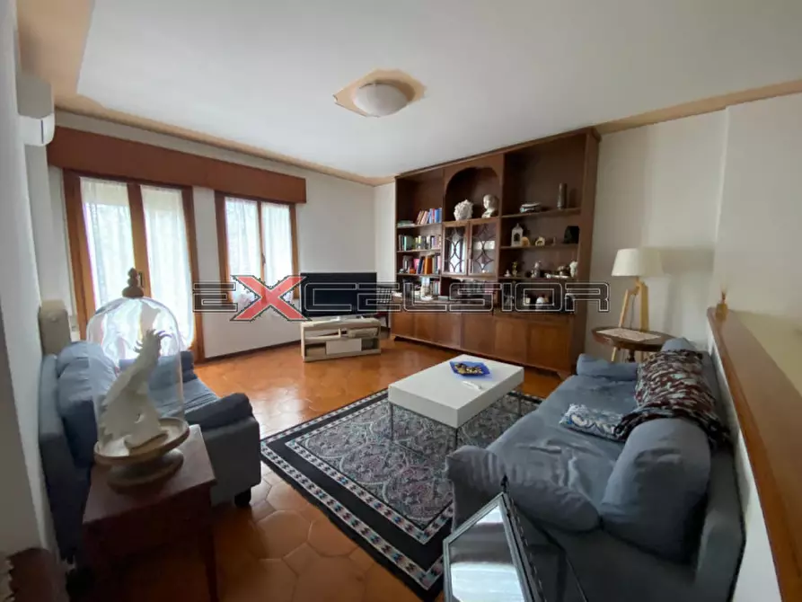 Immagine 2 di Casa bifamiliare in vendita  in C.SO Giuseppe Mazzini 7 a Adria