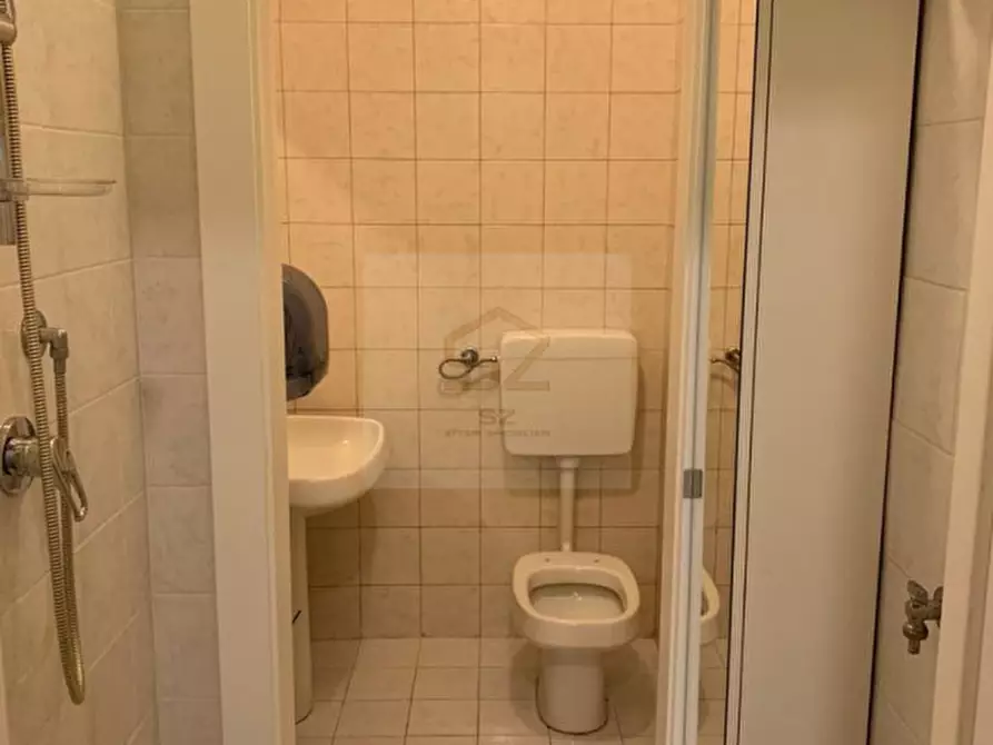 Immagine 8 di Ufficio in vendita  in via Pascoli a Padova