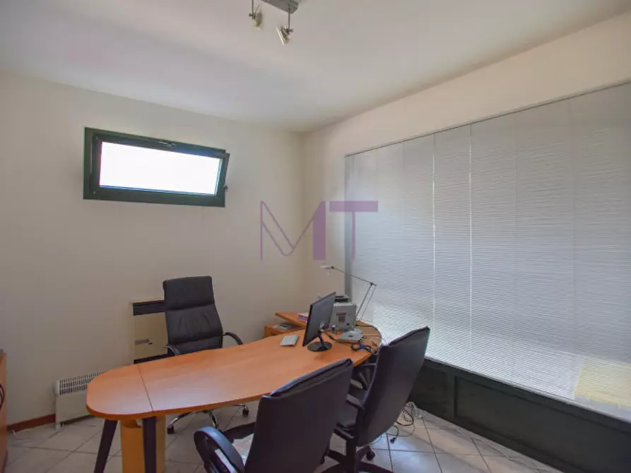 Immagine 3 di Attività commerciale in vendita  in Viale Venezia Giulia a Cormons