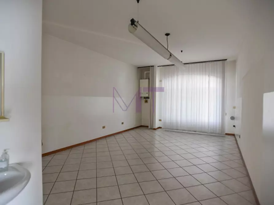 Immagine 5 di Ufficio in vendita  in Viale Venezia Giulia a Cormons