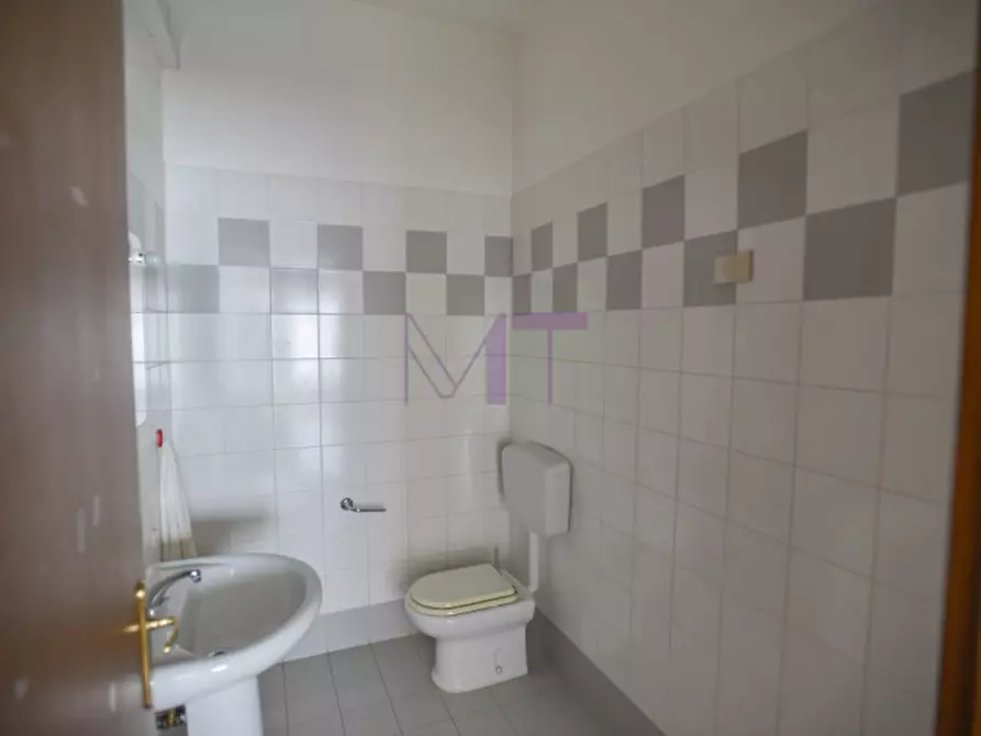 Immagine 10 di Ufficio in vendita  in Viale Venezia Giulia a Cormons