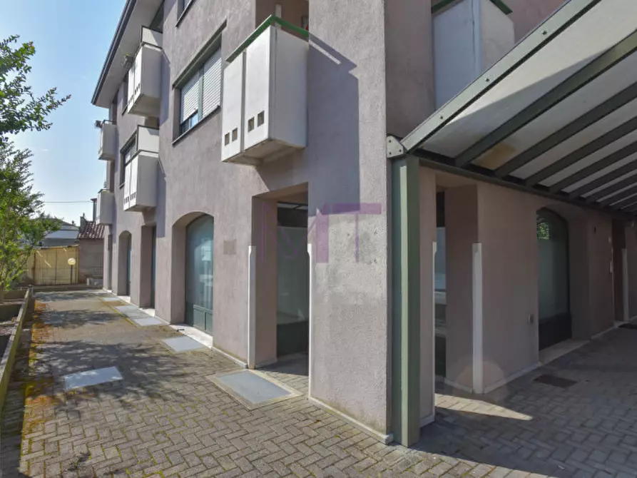 Immagine 15 di Ufficio in vendita  in Viale Venezia Giulia a Cormons