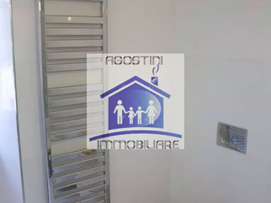 Immagine 12 di Appartamento in vendita  a Ascoli Piceno