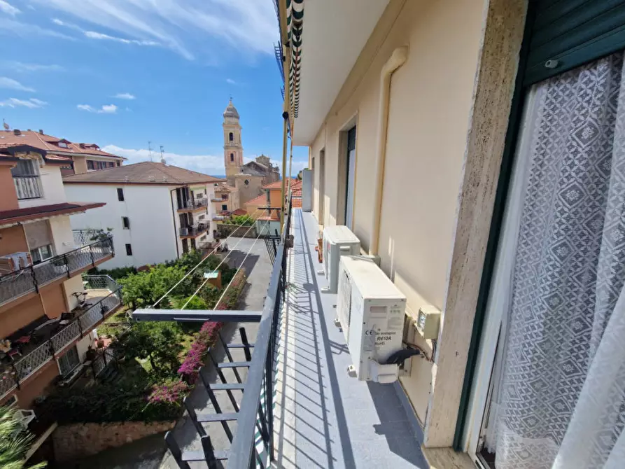 Immagine 1 di Appartamento in vendita  a Riva Ligure