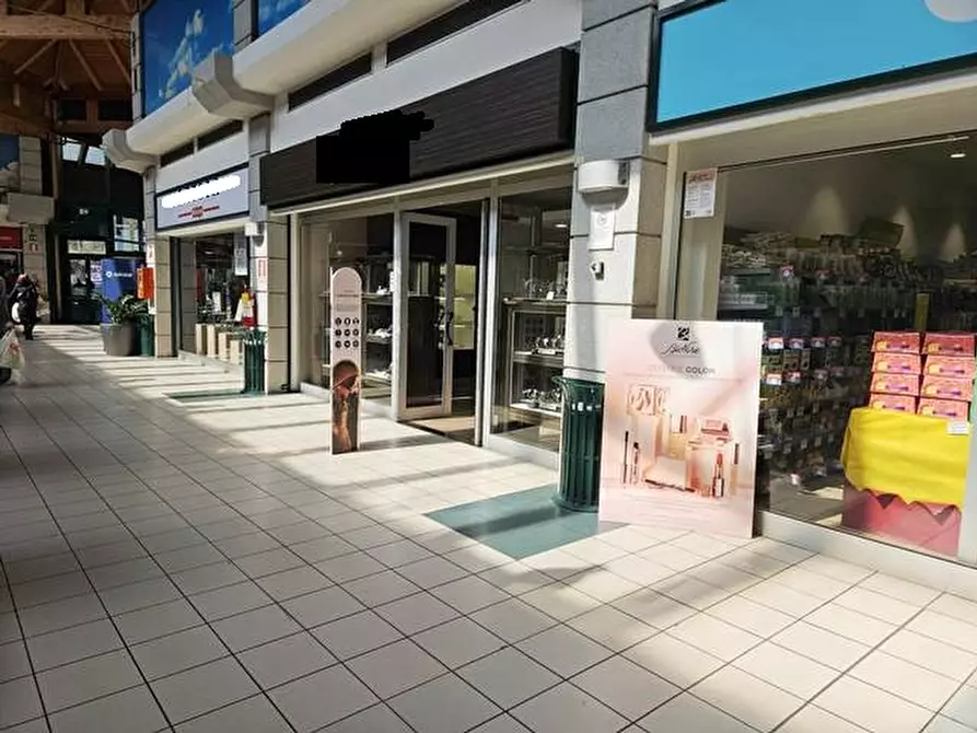 Immagine 9 di Negozio in vendita  in VIA AMILCARE PONCHIELLI 23 a Bologna