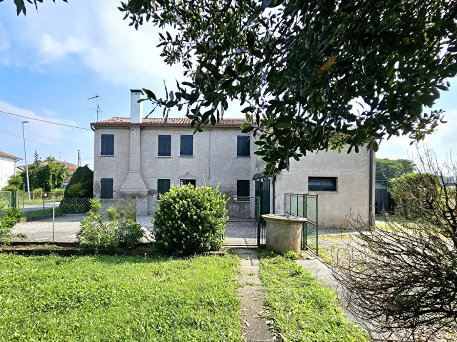 Immagine 1 di Casa indipendente in vendita  in VIA CALCATONEGA a Vighizzolo D'este