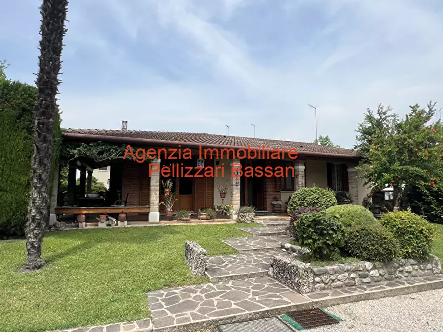 Immagine 1 di Casa indipendente in vendita  in Via XXIV maggio a Spresiano