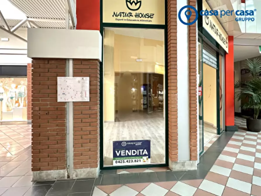 Immagine 5 di Negozio in vendita  in Via O. Scavazza 1769 a Giacciano Con Baruchella