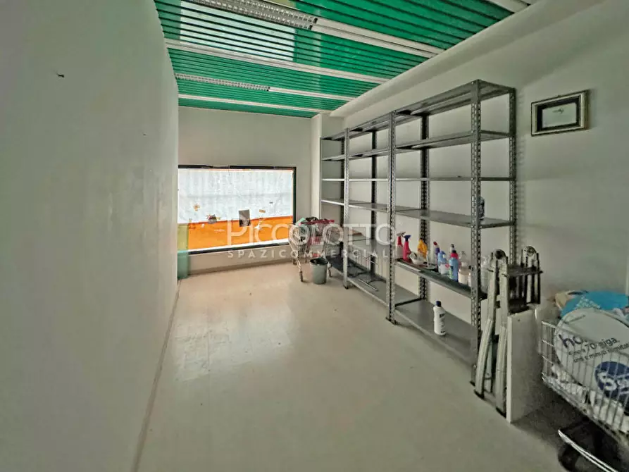 Immagine 8 di Negozio in vendita  in via Feltrina a Crocetta Del Montello