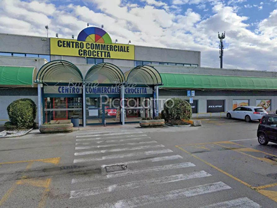 Immagine 9 di Negozio in vendita  in via Feltrina a Crocetta Del Montello