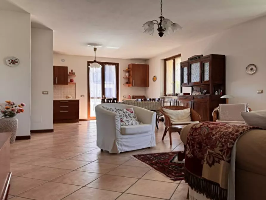 Immagine 7 di Appartamento in vendita  a Gropparello