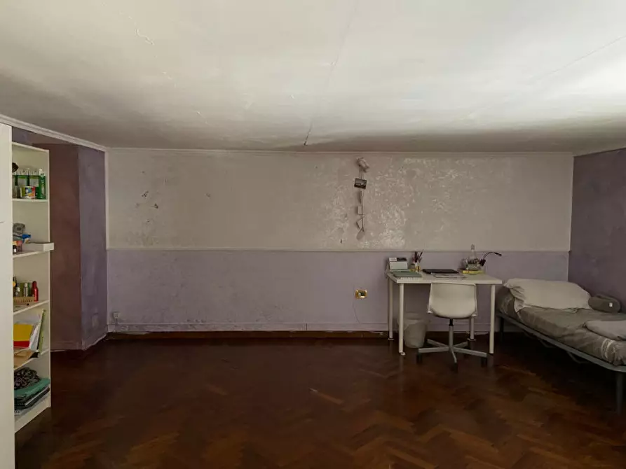 Immagine 12 di Camera in affitto  in via foria a Napoli