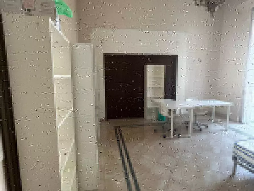 Immagine 16 di Camera in affitto  in via foria a Napoli