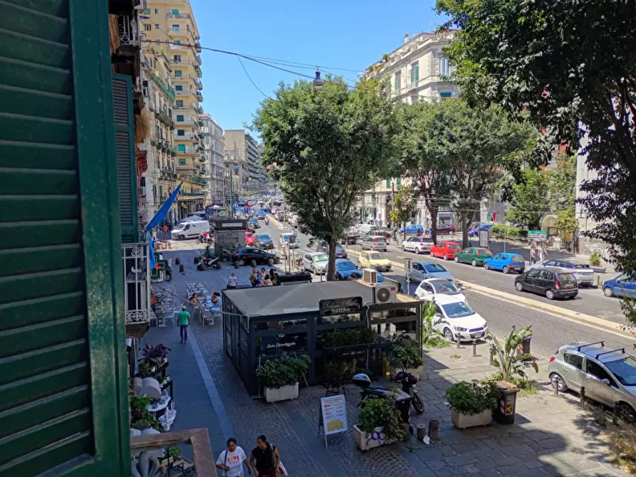 Immagine 36 di Camera in affitto  in via foria a Napoli